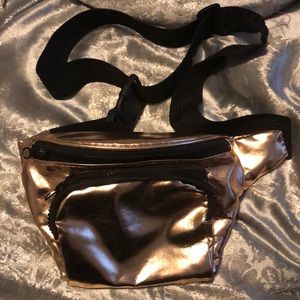 Fanny pack adjustable strap